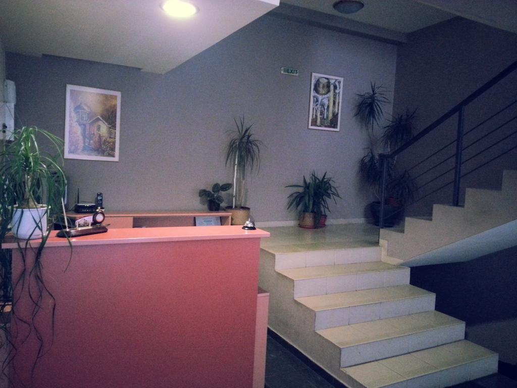 Family Hotel Kredo Сливен Экстерьер фото